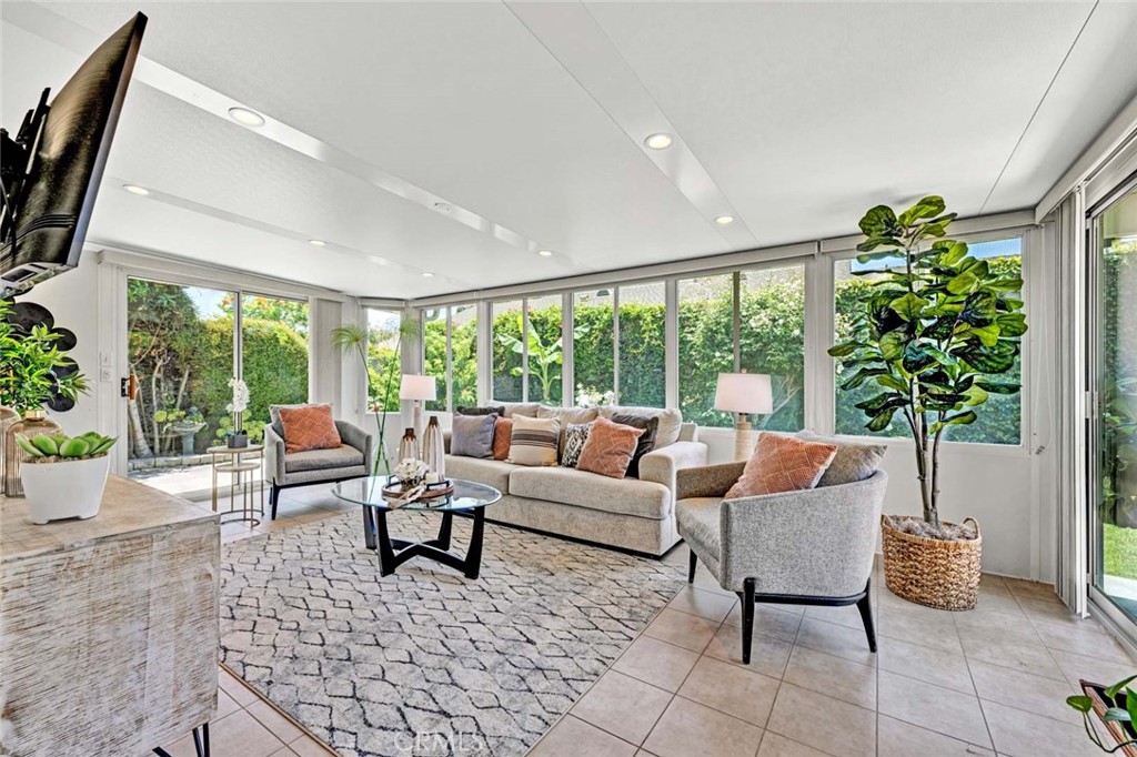 10912 Nighthawk Circle