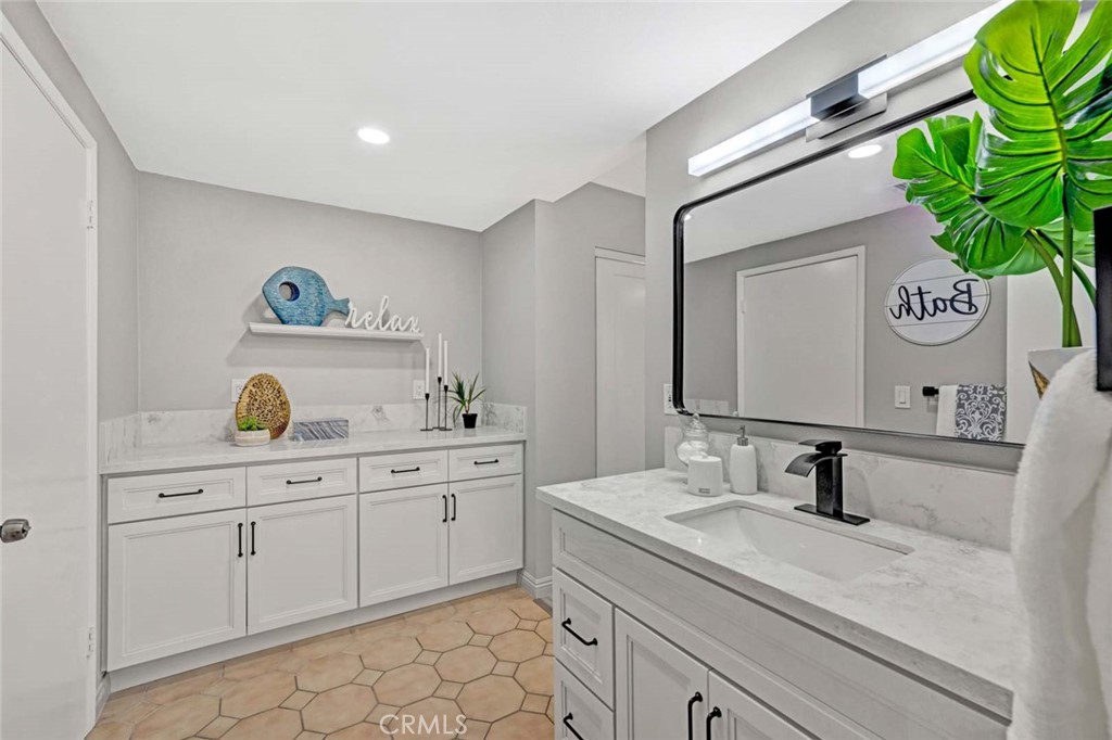 10912 Nighthawk Circle