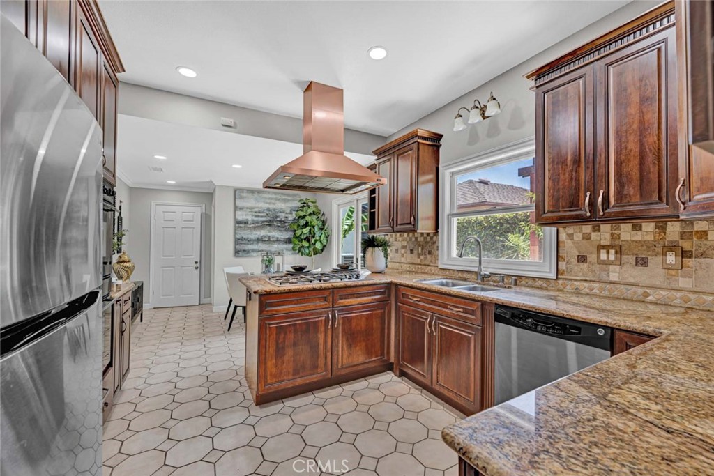 10912 Nighthawk Circle