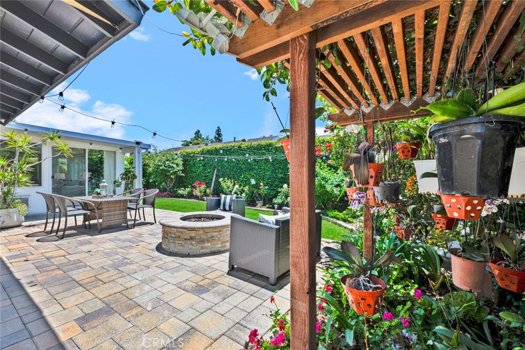 10912 Nighthawk Circle