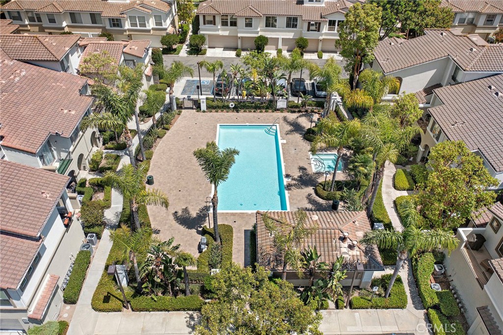 811 Larkridge