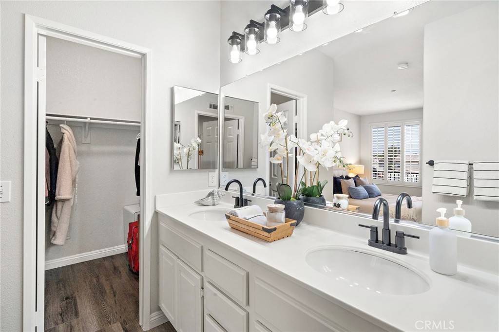 811 Larkridge