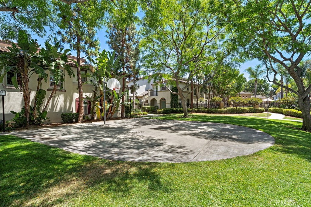 811 Larkridge