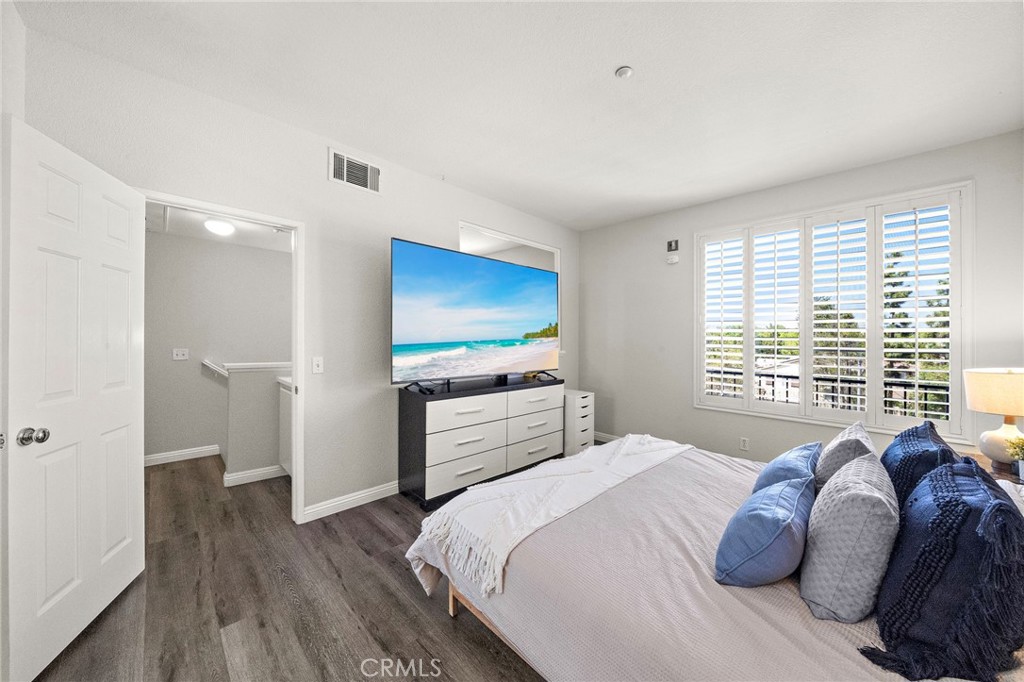 811 Larkridge