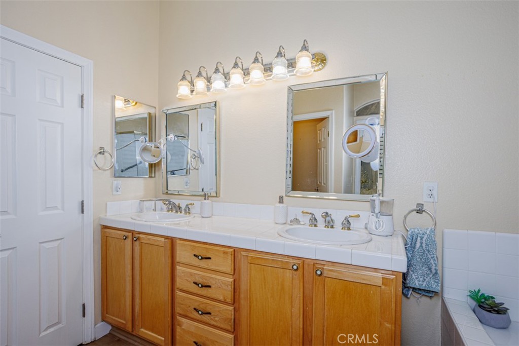 2148 Birdie Dr