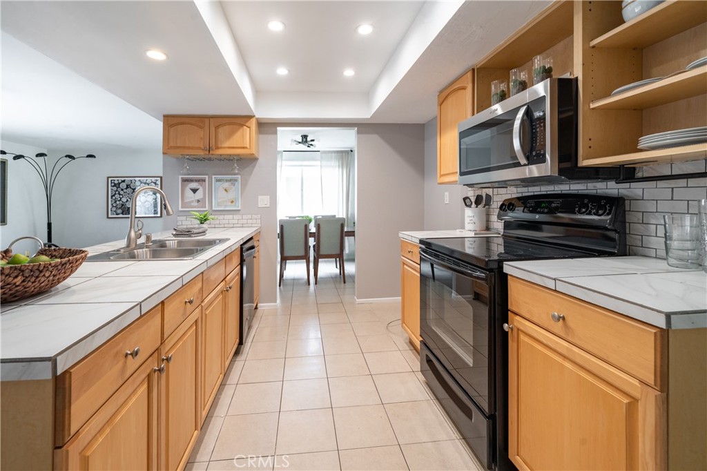 9452 Waterfront Drive