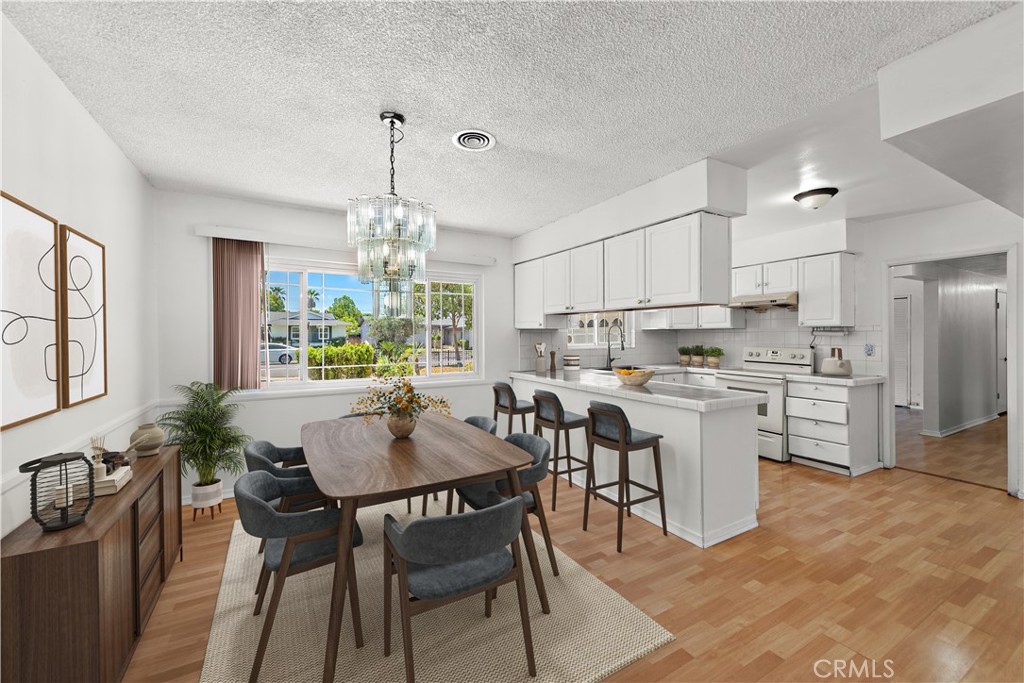 3137 W Olinda Ln