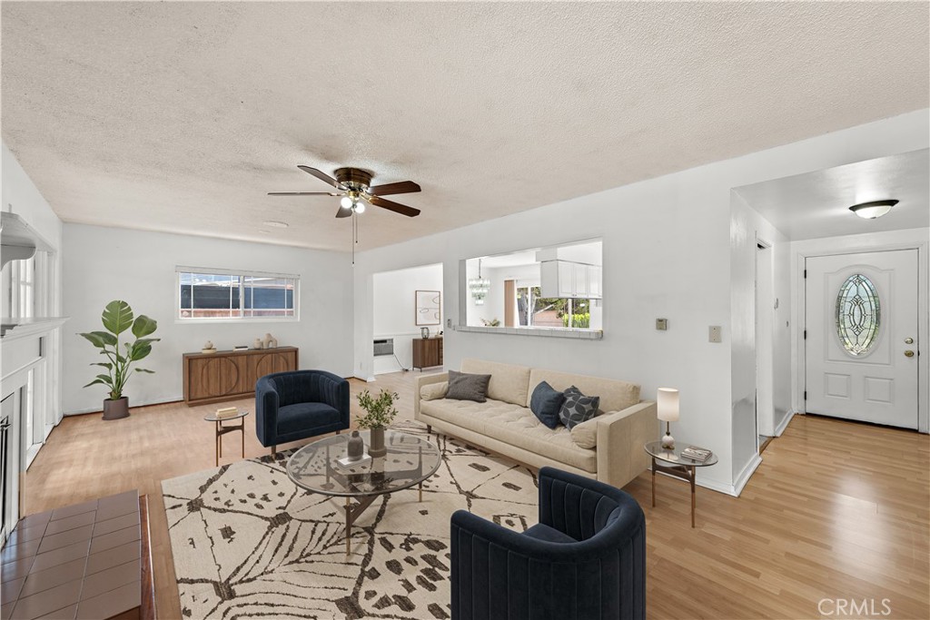 3137 W Olinda Ln