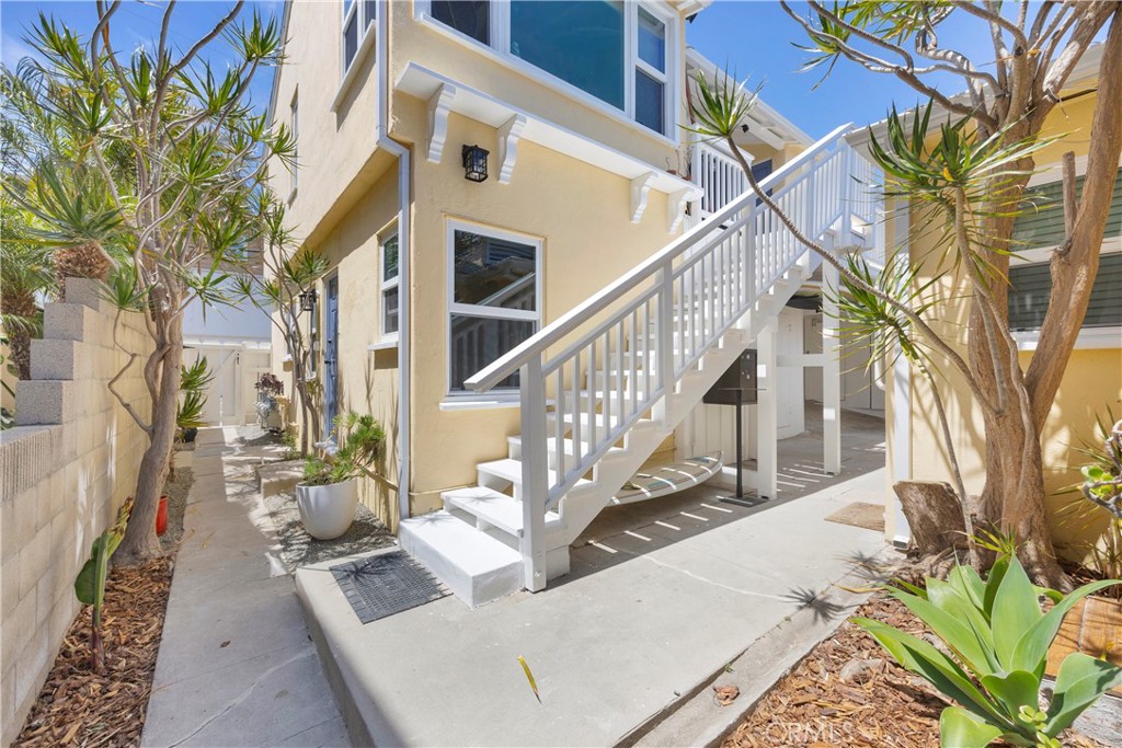 220 Cliff Drive 3