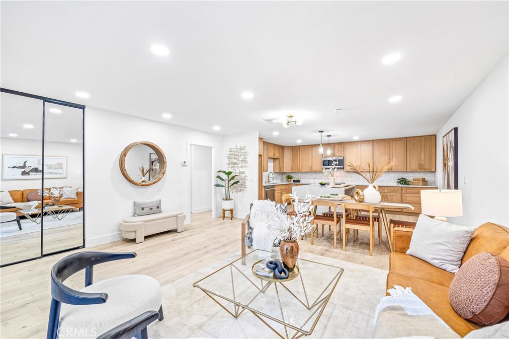 23552 Los Grandes Street