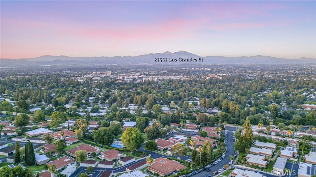 23552 Los Grandes Street
