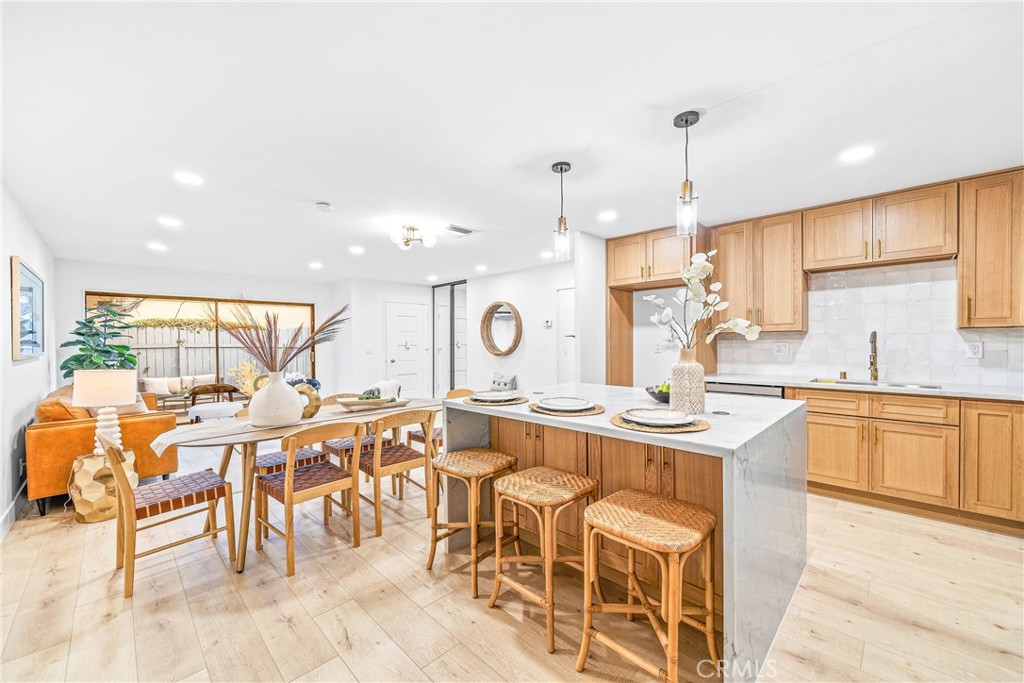 23552 Los Grandes Street