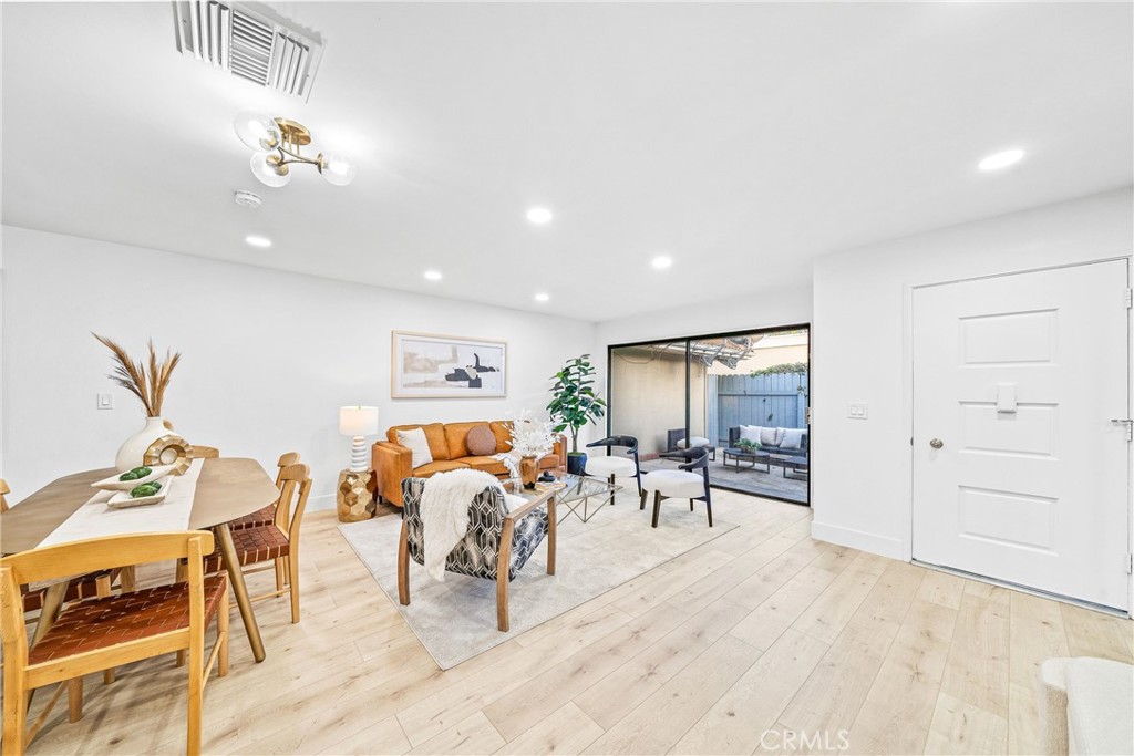 23552 Los Grandes Street