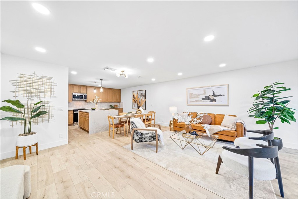 23552 Los Grandes Street