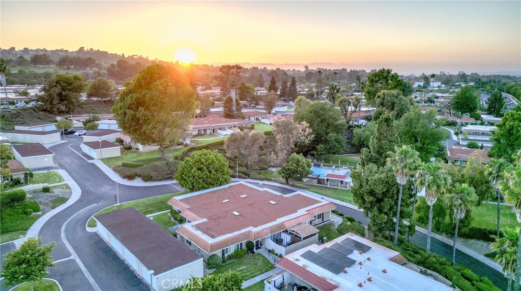 23552 Los Grandes Street