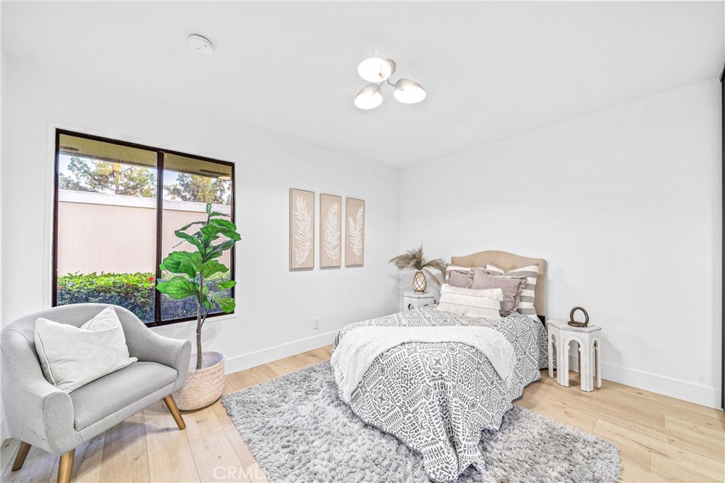 23552 Los Grandes Street