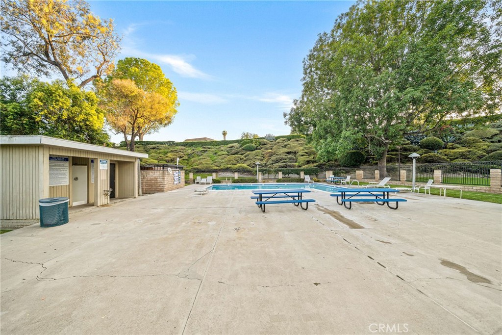 23552 Los Grandes Street