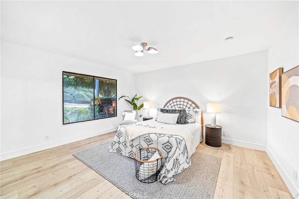 23552 Los Grandes Street