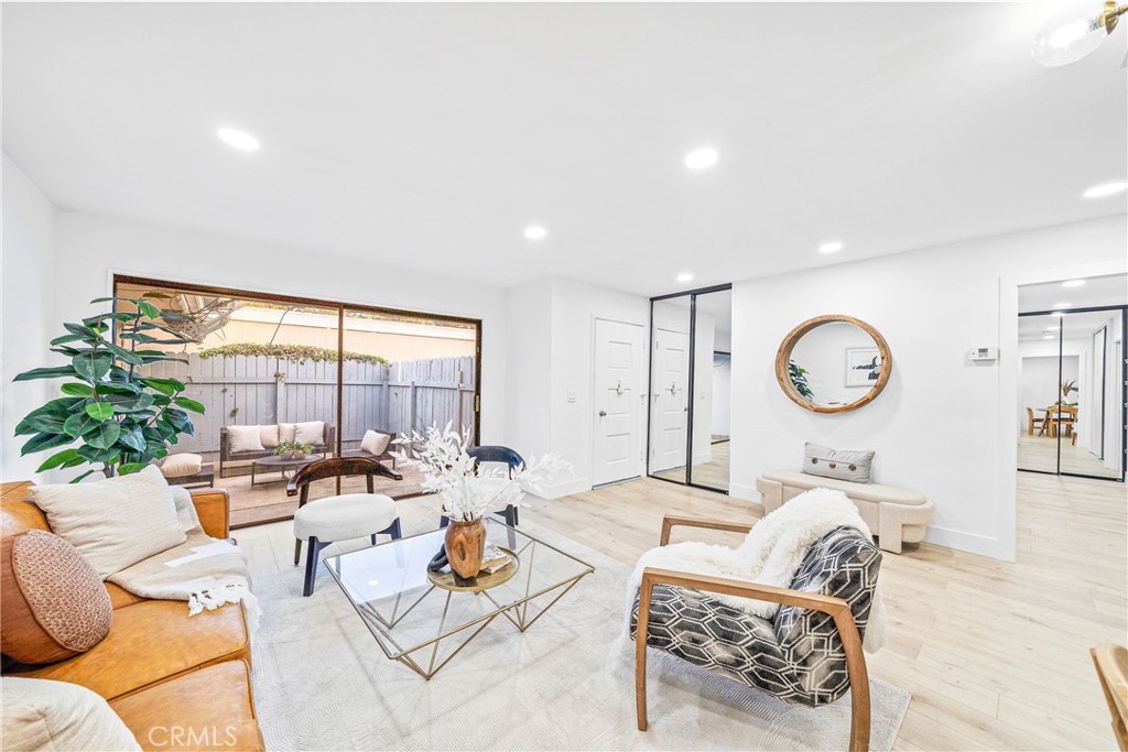 23552 Los Grandes Street