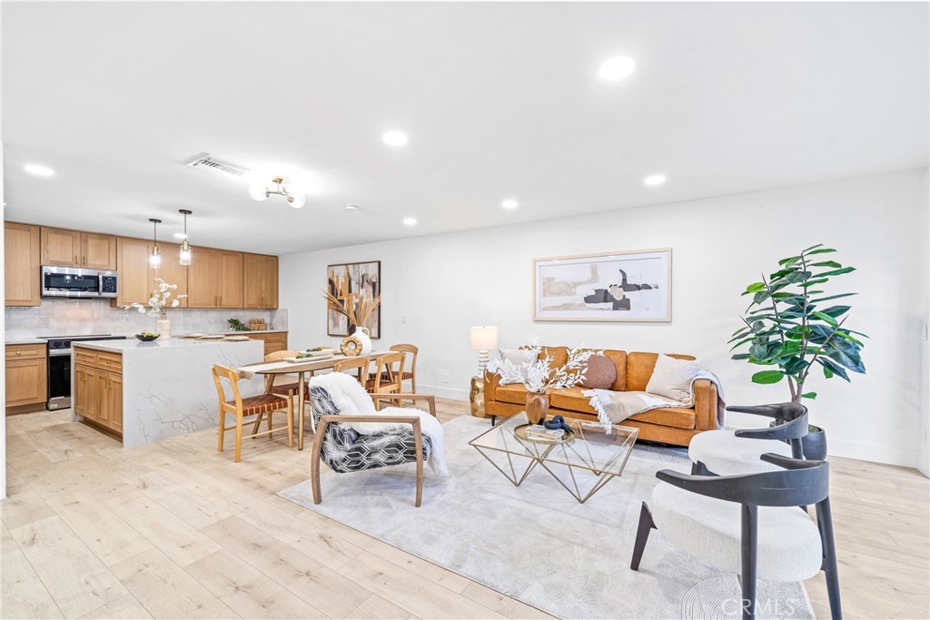 23552 Los Grandes Street