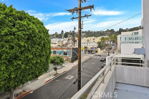 1014 Larrabee Street