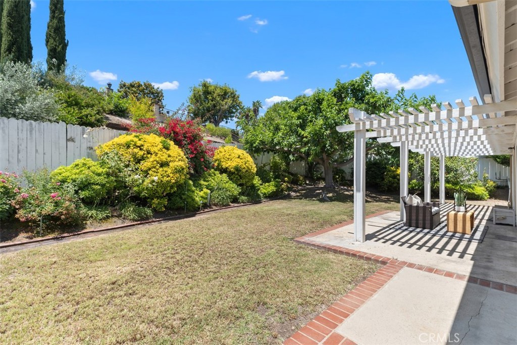 26932 La Sierra Drive