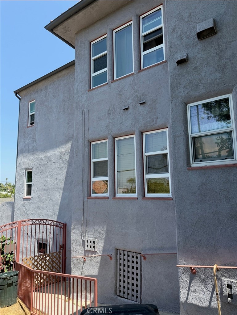 1574 S Curson Avenue