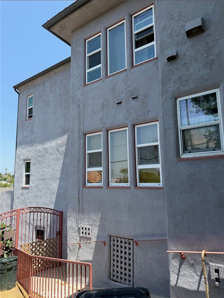 1574 S Curson Avenue