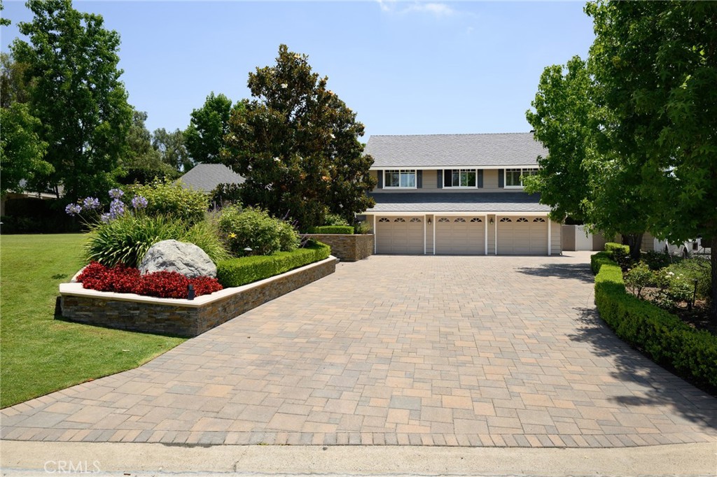 9642 James Circle