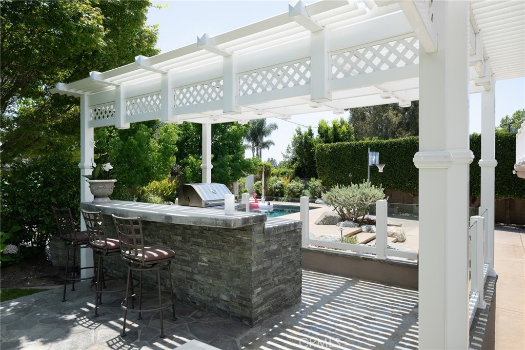 9642 James Circle