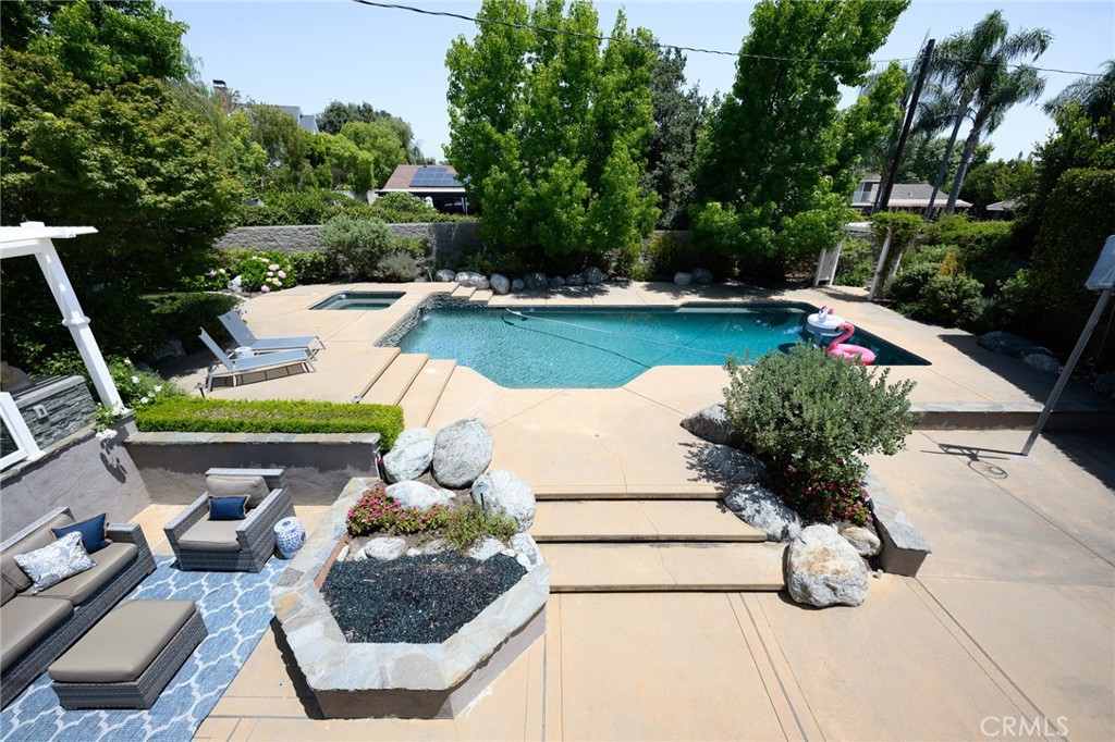 9642 James Circle