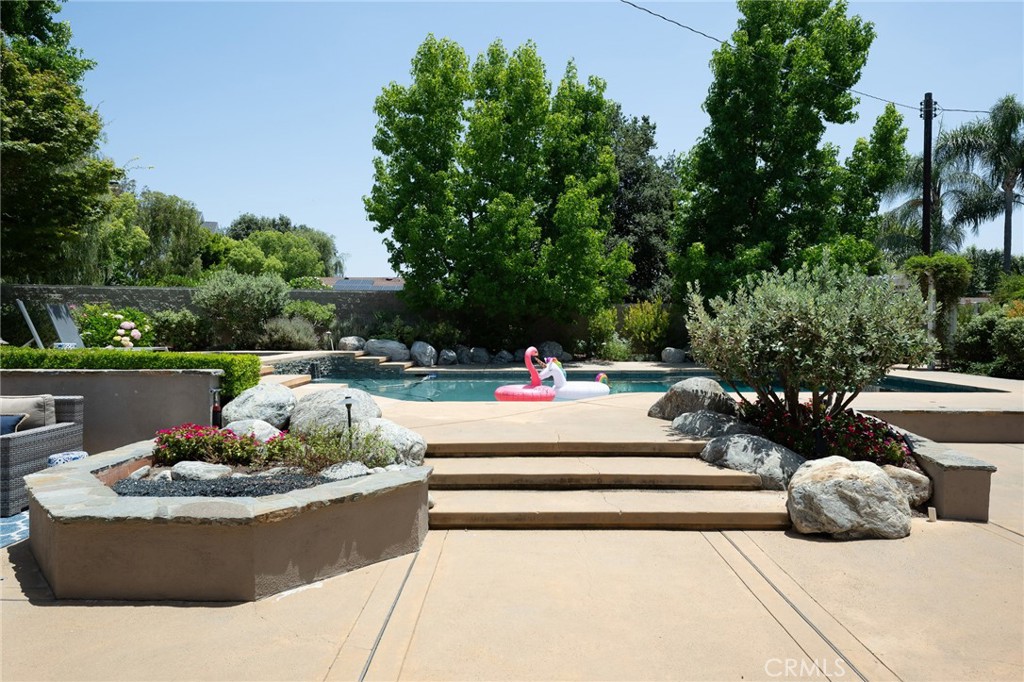 9642 James Circle