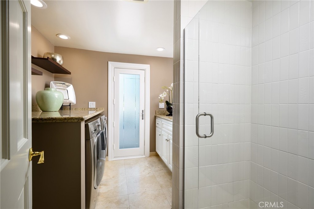 9642 James Circle