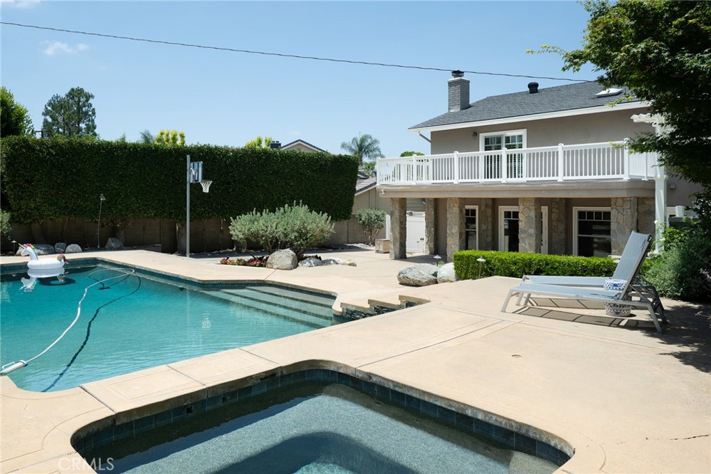 9642 James Circle