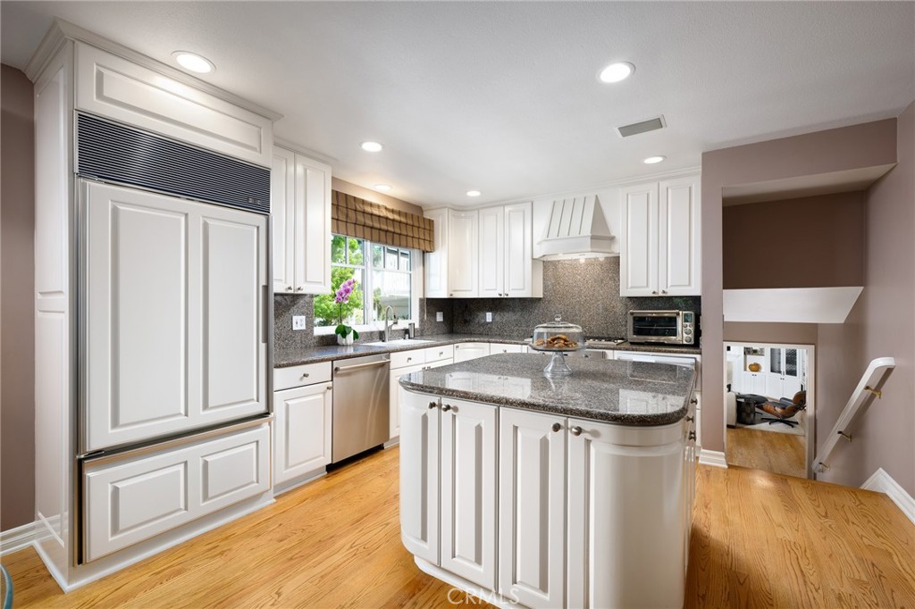 9642 James Circle