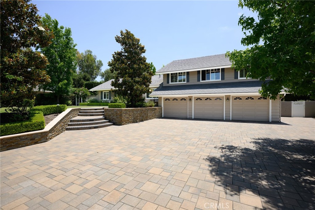 9642 James Circle