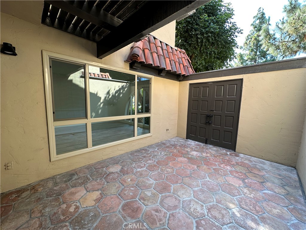 3008 Club House Circle