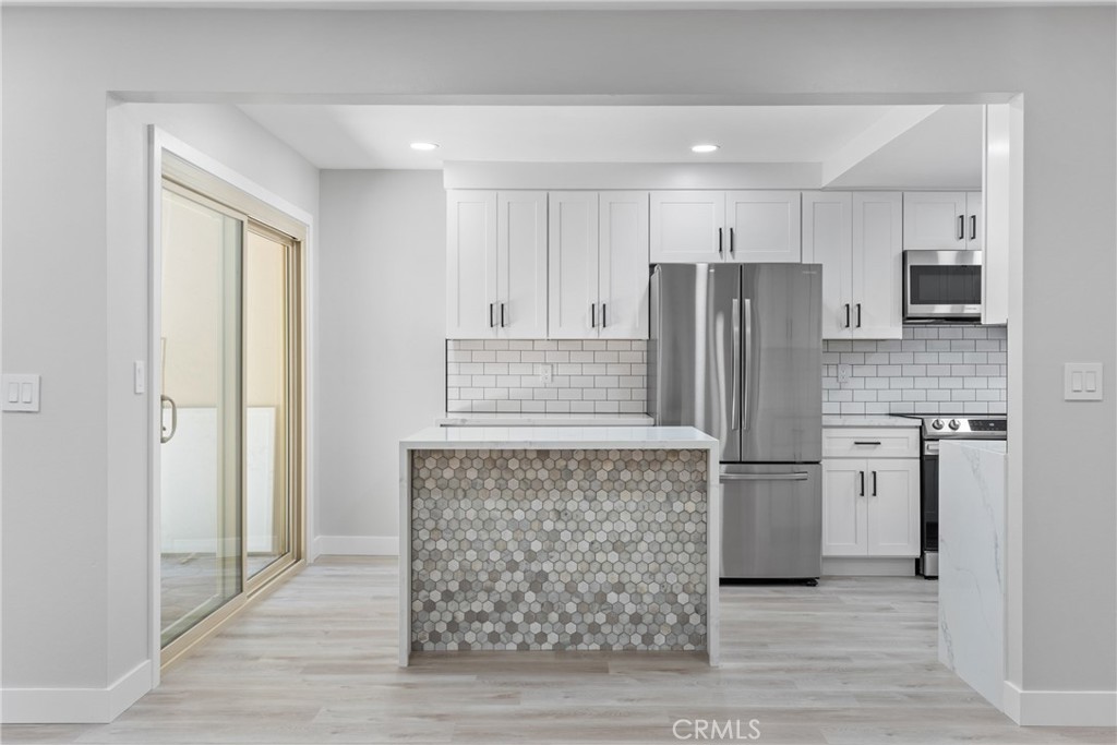 3008 Club House Circle