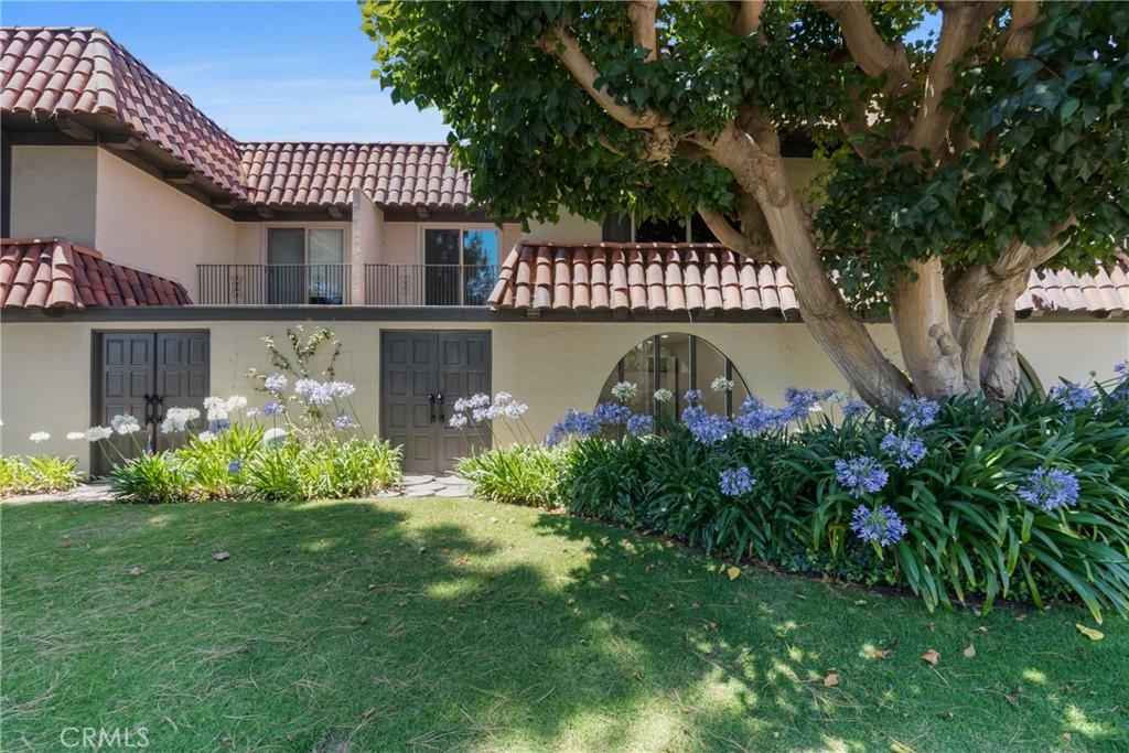 3008 Club House Circle