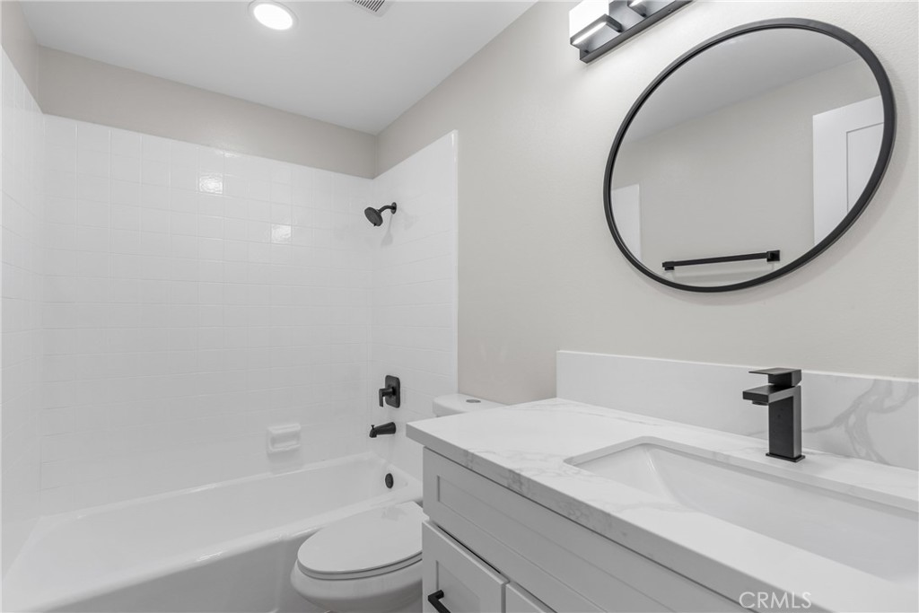 3008 Club House Circle