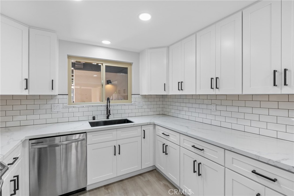 3008 Club House Circle