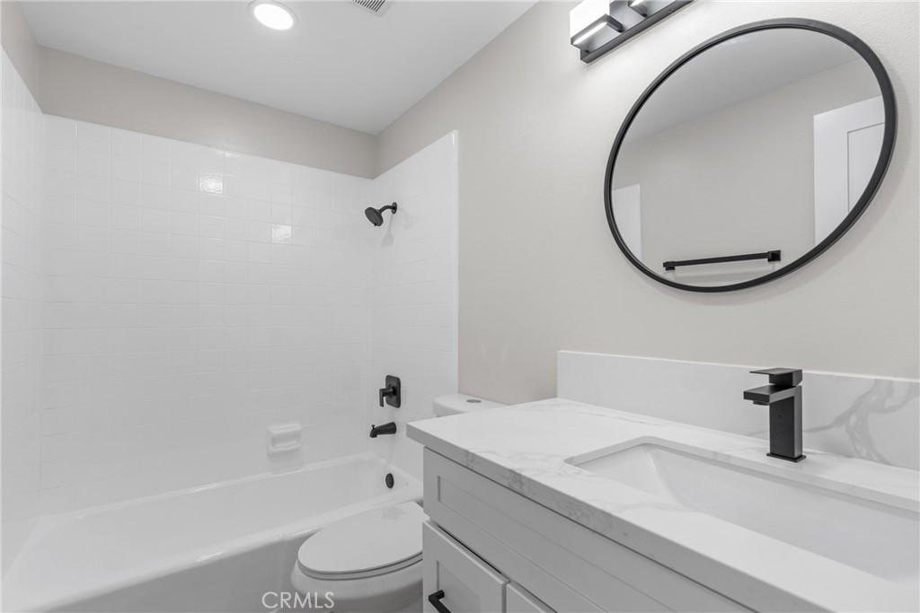 3008 Club House Circle