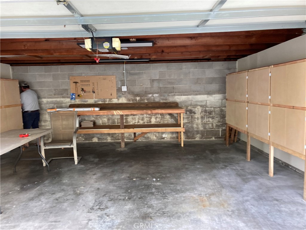 201 S La Esperanza R1