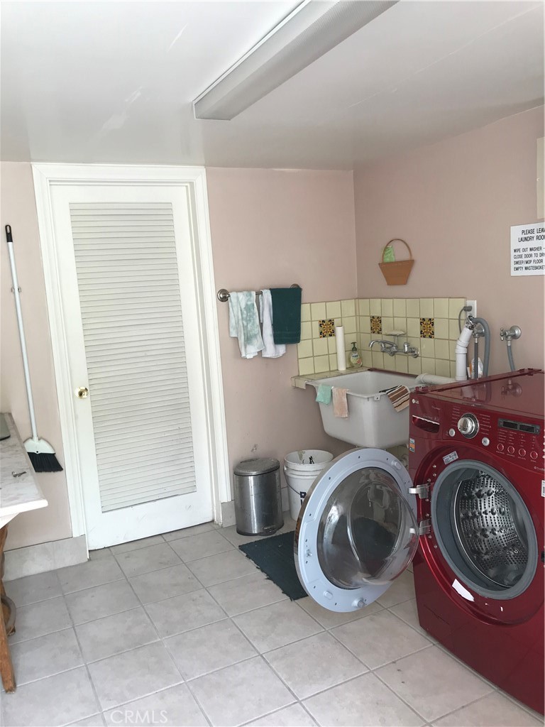 201 S La Esperanza R1