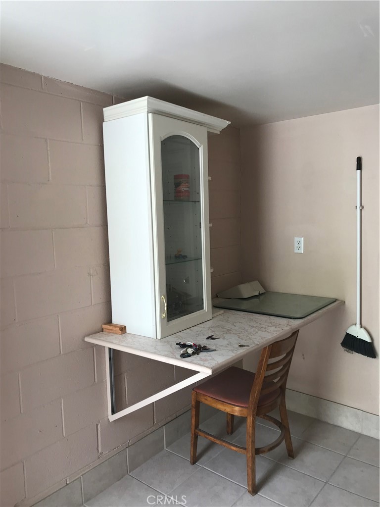 201 S La Esperanza R1