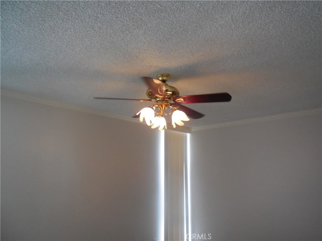 201 S La Esperanza R1