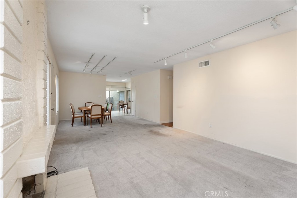 6814 Southampton Drive