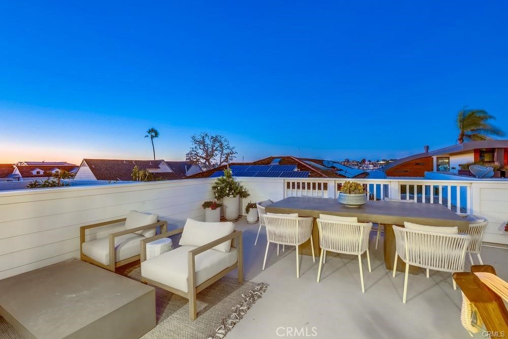 1508 E Balboa Boulevard