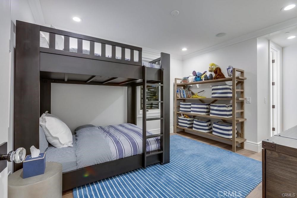 1508 E Balboa Boulevard