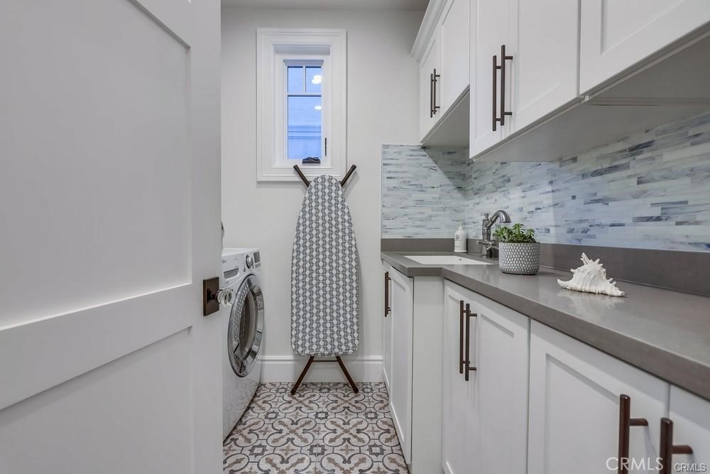 1508 E Balboa Boulevard